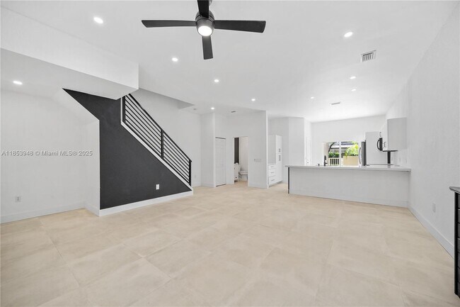 Primary Photo - 2414 SE 21st St
