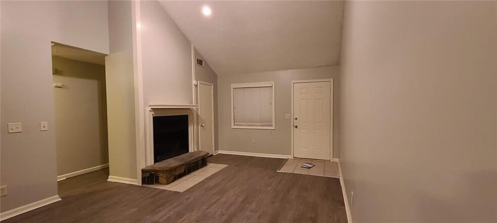 Building Photo - 966 Amberly Dr