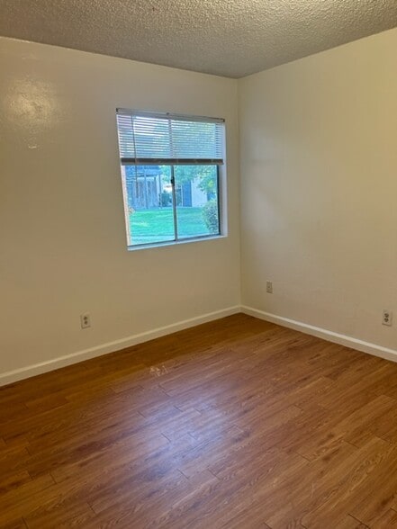Building Photo - 2616 N Half Moon Dr