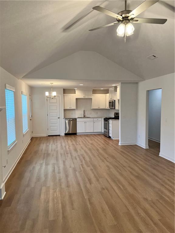 Building Photo - 590 N Cresswell Dr