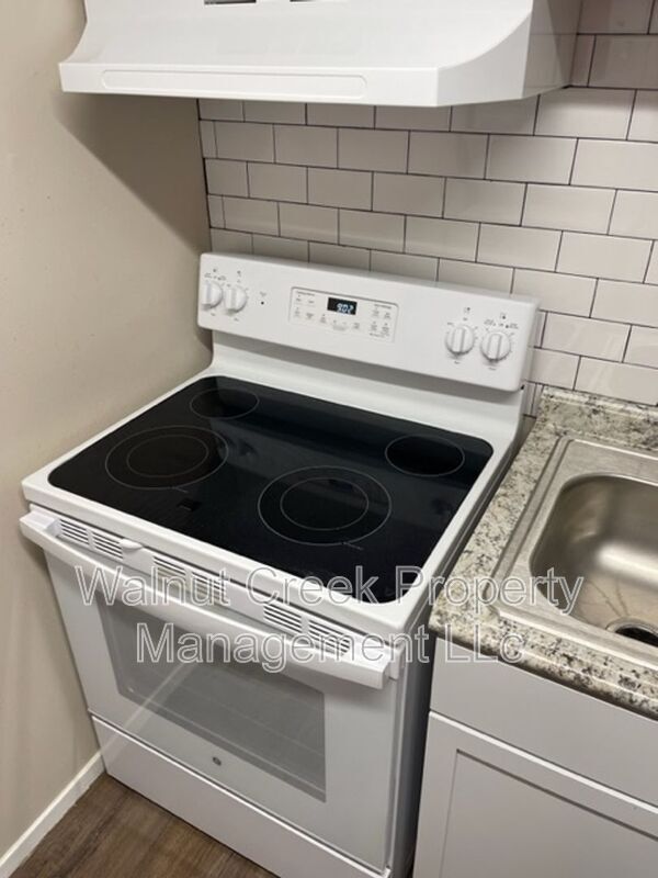 Building Photo - 5520 Beavercrest Dr