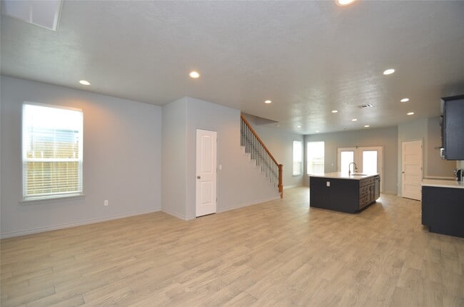 Building Photo - 9826 Tuffly St