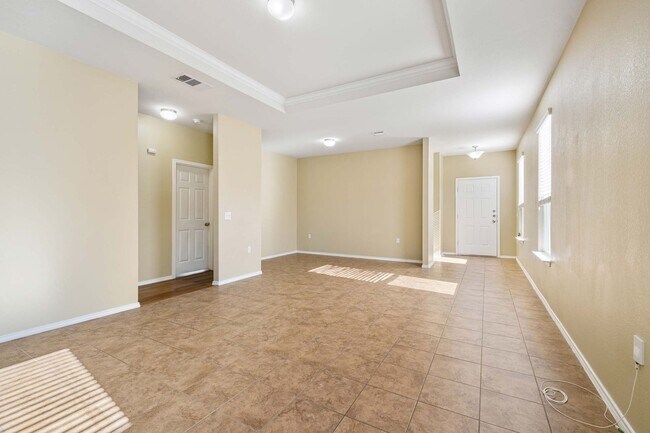 Building Photo - Glowing 3 Bedroom, 2 Bath Home Near Walter...