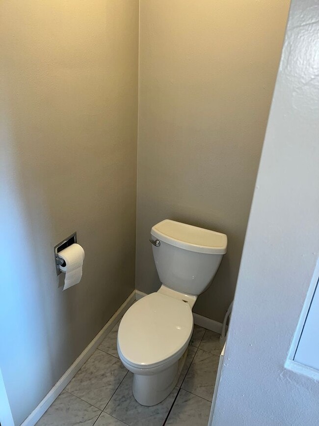Building Photo - 3 Bed / 1 Bath Single-Family Home – Richland School District