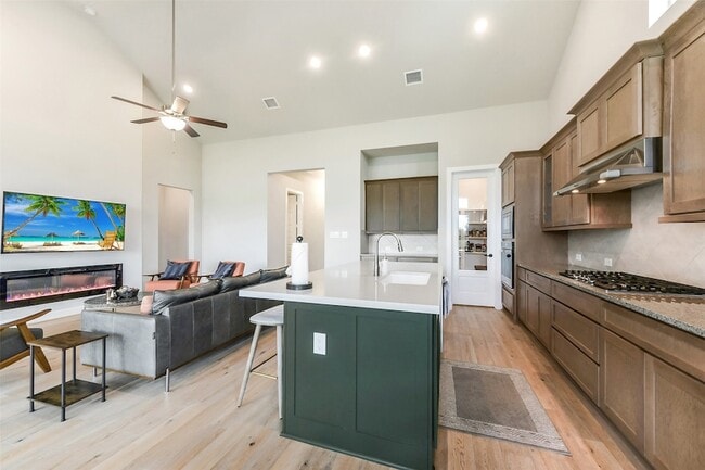 Building Photo - 28289 Emerald Bnd