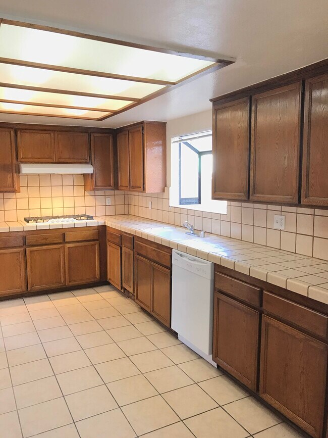 Building Photo - 4861 W 119th Pl
