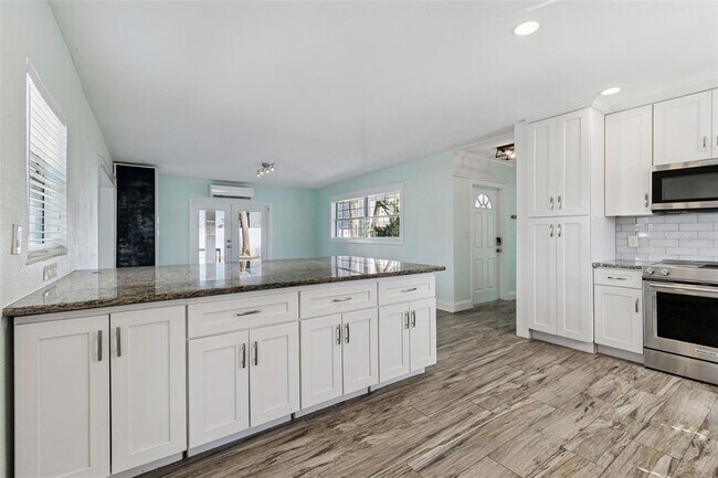 Building Photo - 1733 Bayou Grande Blvd NE