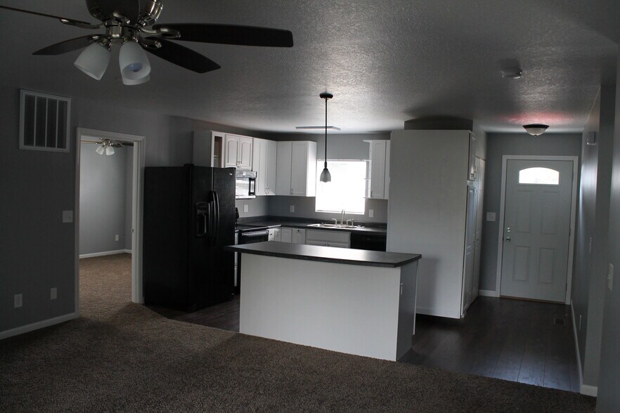 Kitchen - 301 S Ohio St