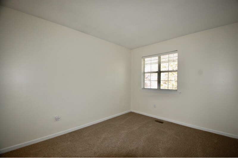 Building Photo - 937 Welch Cir