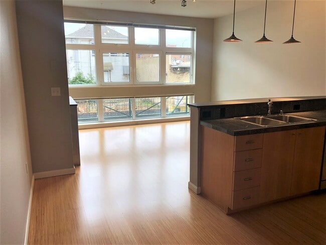 Building Photo - 1Bd/1Ba Seattle Condo
