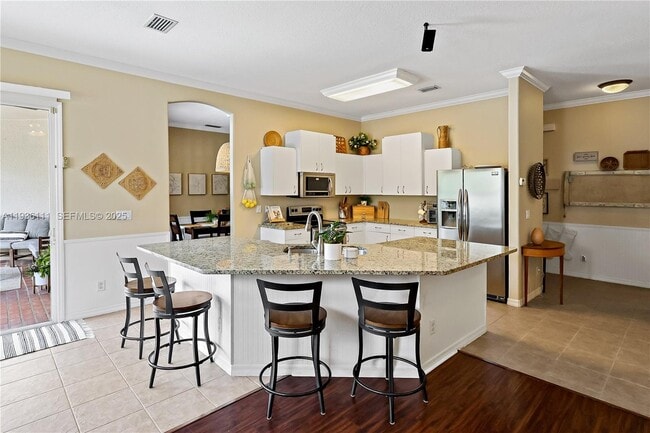 Building Photo - 143 37th Dr SW