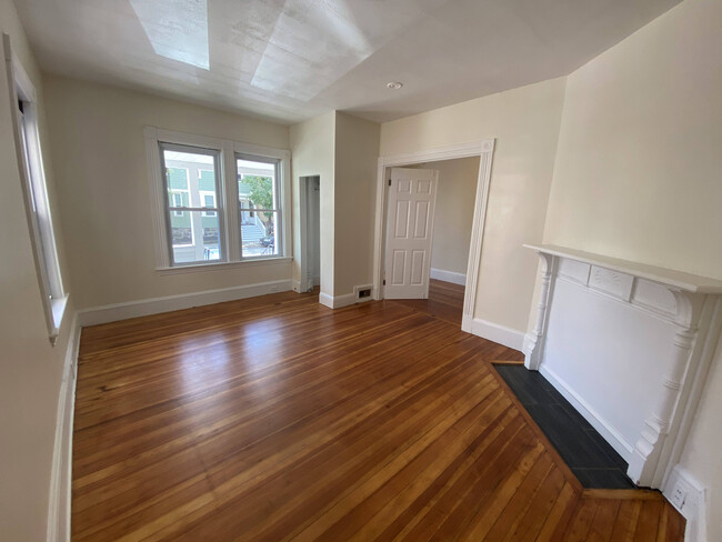 First floor bedroom - 12 Ashford St