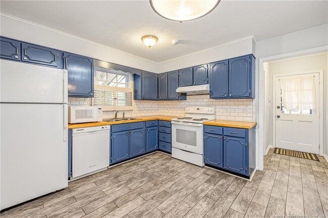 Building Photo - 2818 Millbrook Rd