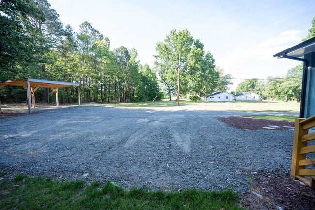Building Photo - 6561 Huntsboro Rd