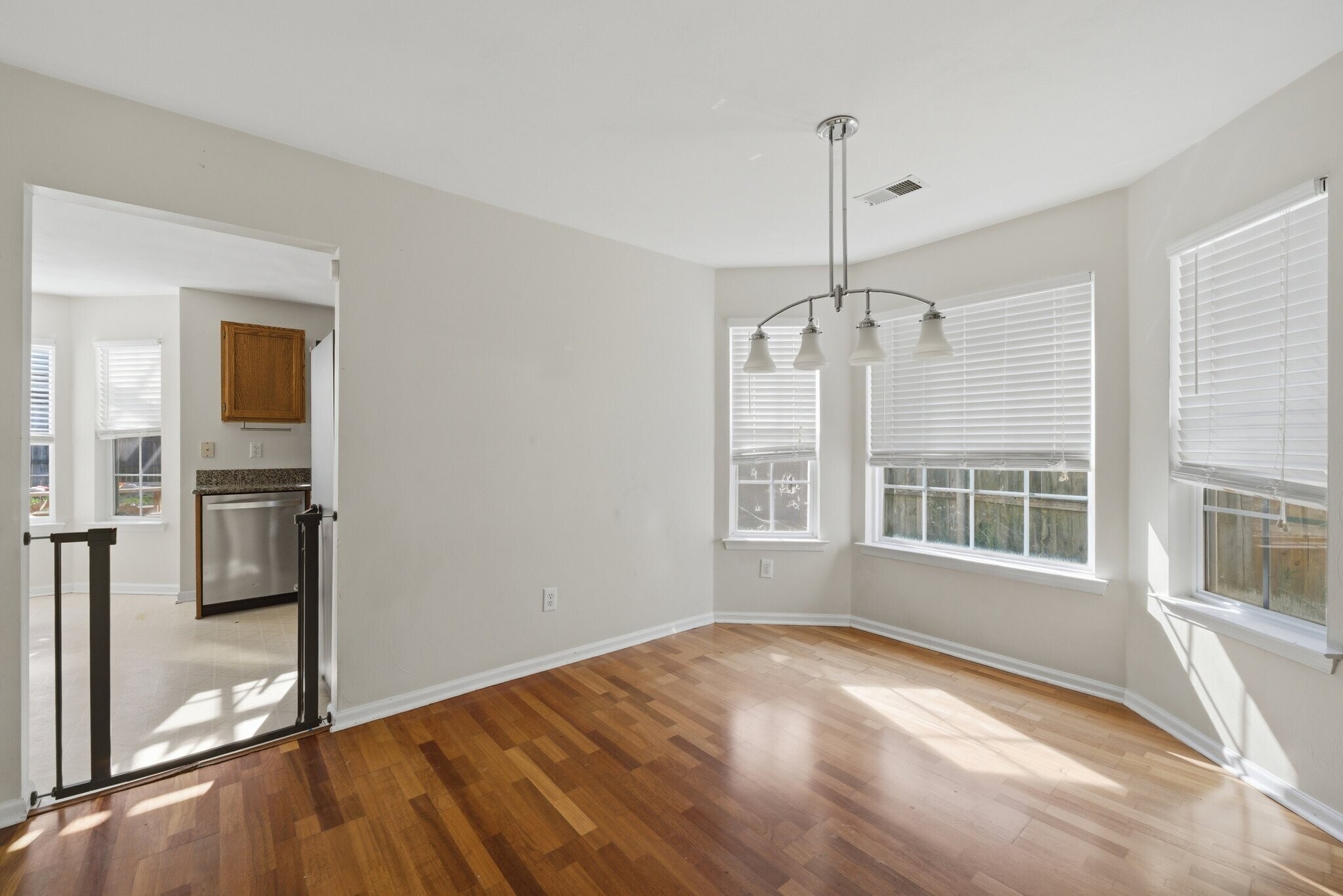 Building Photo - 306 Gauntlet Way