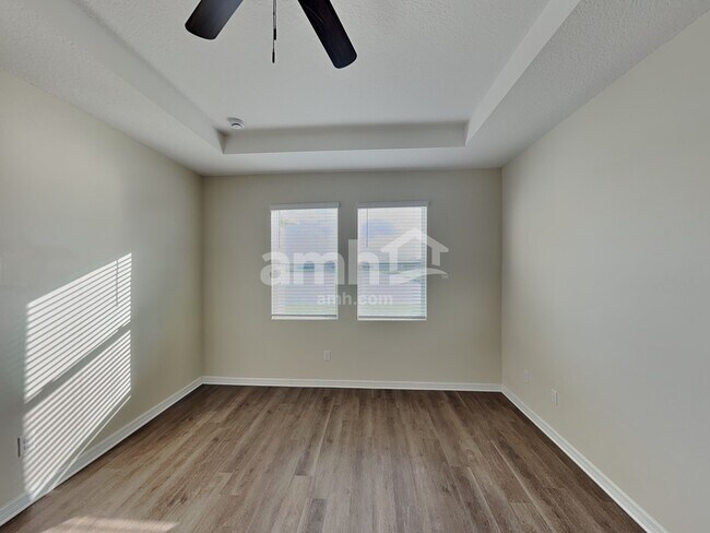 Building Photo - 1813 Henley St