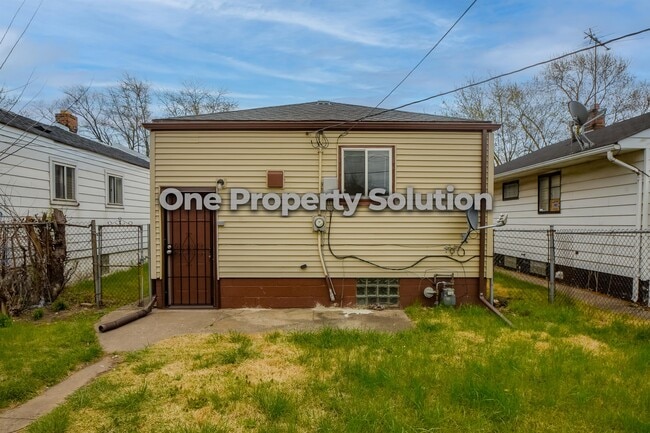 Building Photo - 2034 Pennsylvania St
