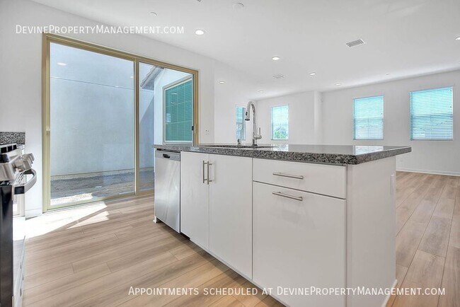 Building Photo - 7030 Aloe Ln