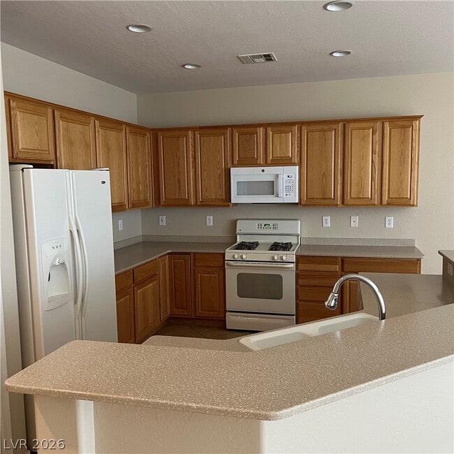 Building Photo - 2381 Ecliptic St