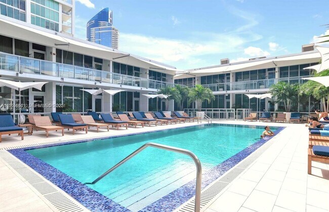 Building Photo - 1100 Biscayne Blvd