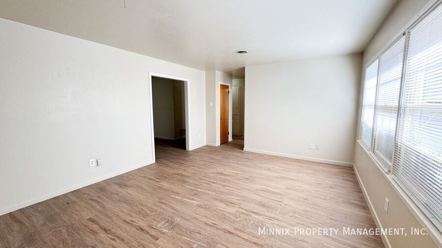 Building Photo - 3034 57th St