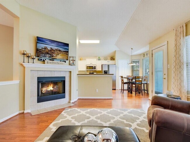 Building Photo - 1016 Mohican St