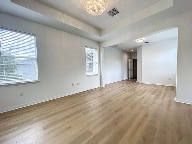 Building Photo - Beautifully Renovated Home in Tampa Palms ...