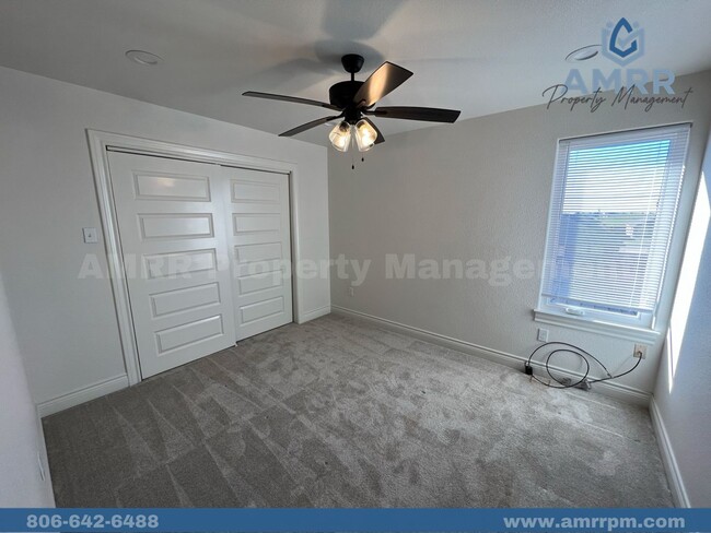 Building Photo - Easy Living with AMRR: Beautiful 4-Bedroom Home Near HEB