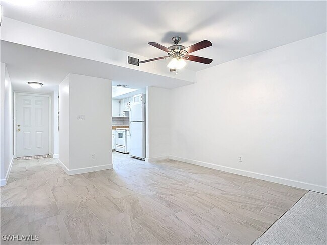 Building Photo - 28120 Pine Haven Way