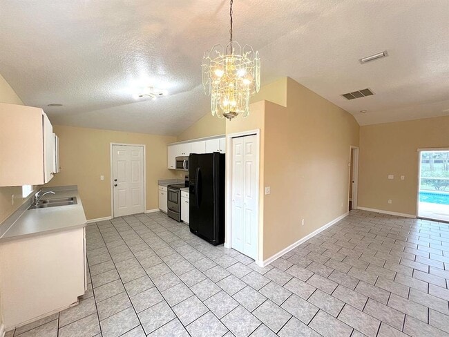 Building Photo - 122 Parkview Dr