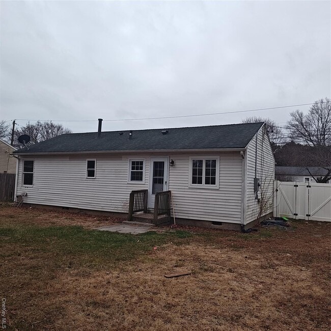 Building Photo - 909 Provost Ave