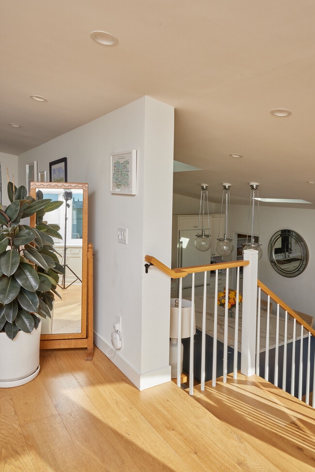 Building Photo - 14 Westwind St