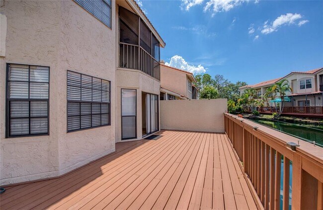 Building Photo - 10410 La Mirage Ct