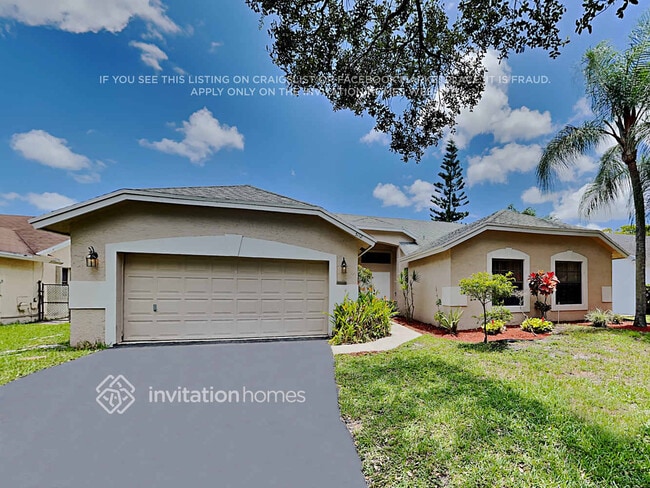 Building Photo - 5112 NW 49th Ave