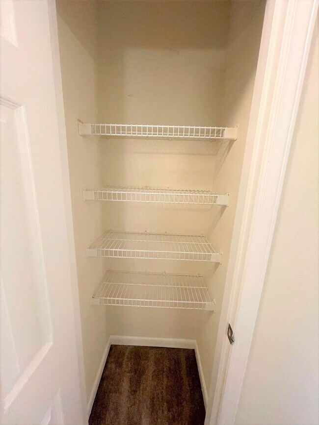 Building Photo - Spacious 3 bedroom in Finley Forest offers convenient location and neighborhood amenities