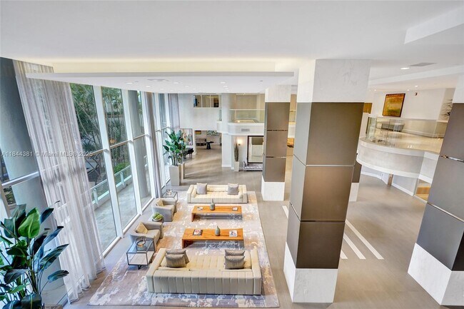 Building Photo - 21150 Point Pl