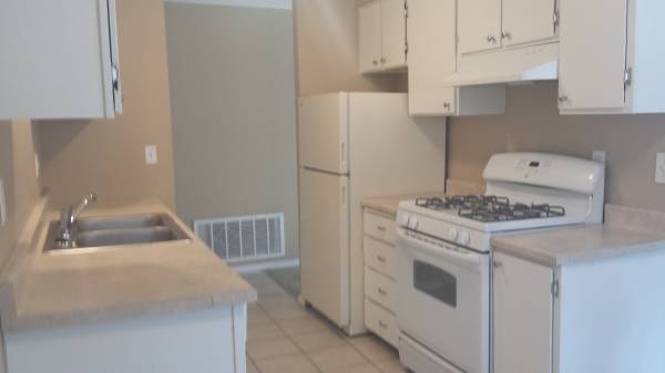 Kitchen - Cannon Court Apartments