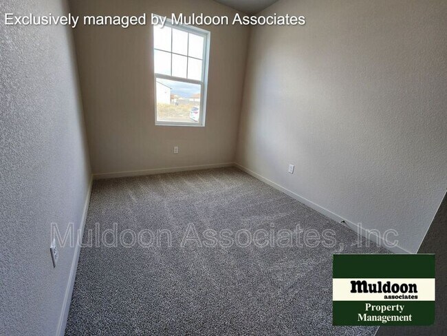 Building Photo - 896 S Harmony Dr