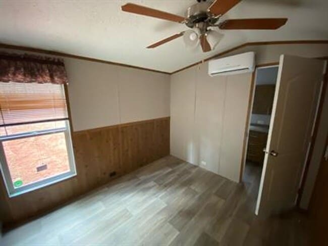 Building Photo - 950 Cedar Village Ln