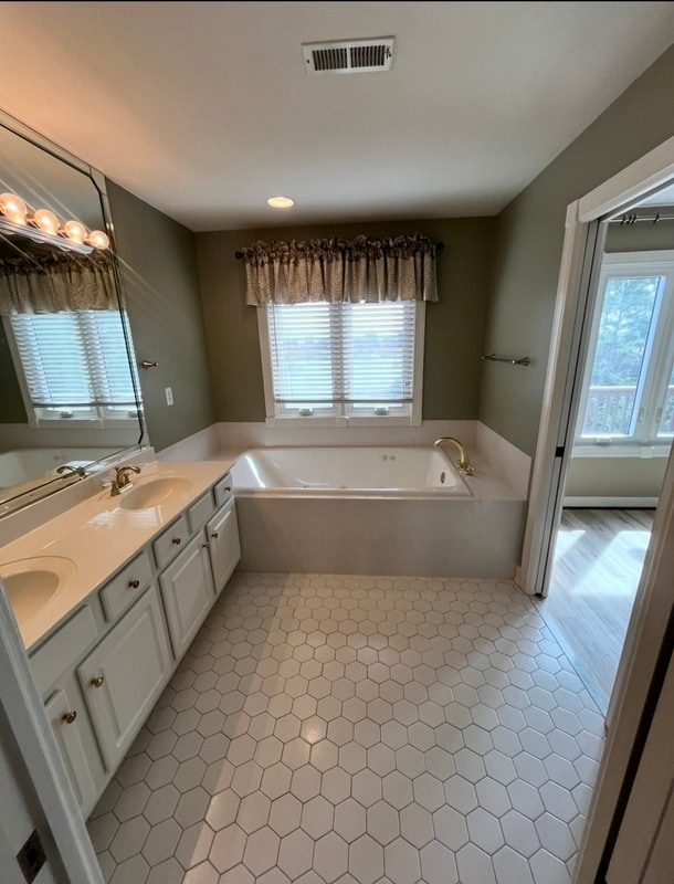 Building Photo - 367 Mainsail Dr