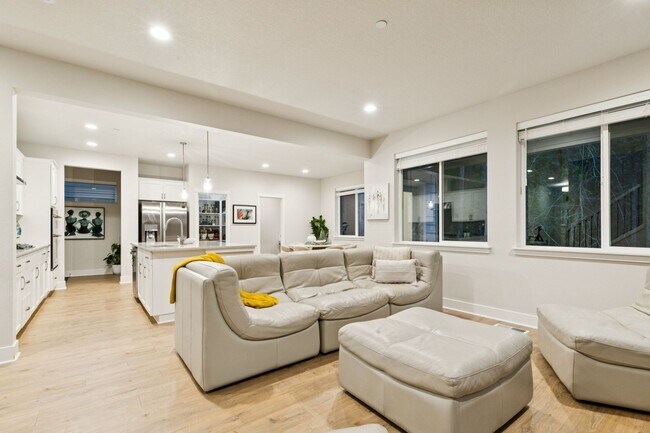 Building Photo - 8549 SW 176th Ave