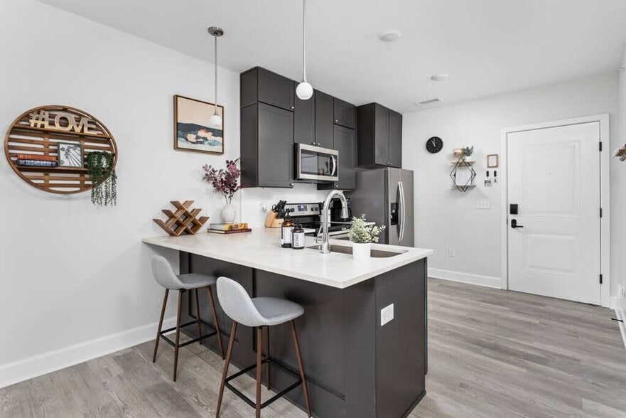 Building Photo - 5858 N College Ave