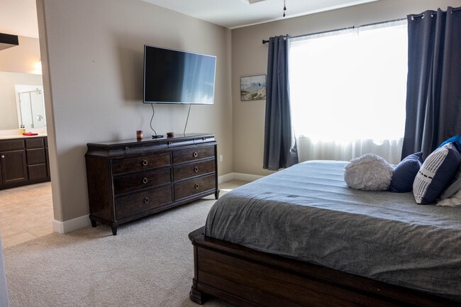 Building Photo - 617 Copper Ridge Way