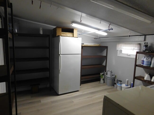 Building Photo - 113 Buck St