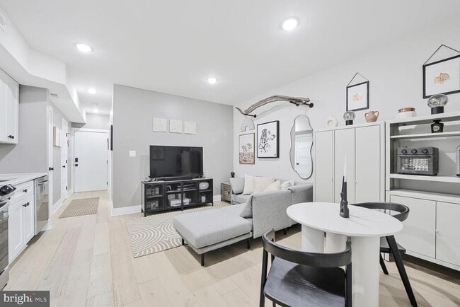 Building Photo - 1144 Owen Pl NE