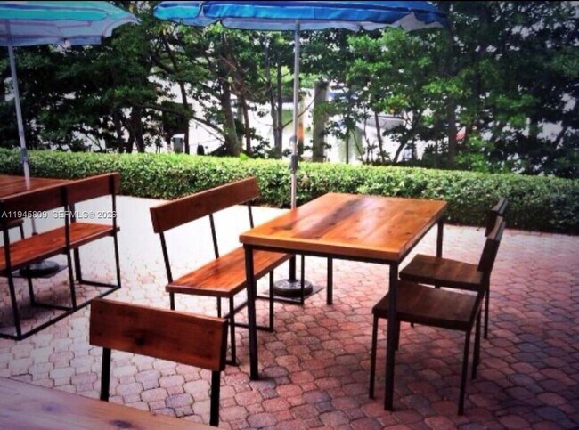 Building Photo - 3400 NE 192 St