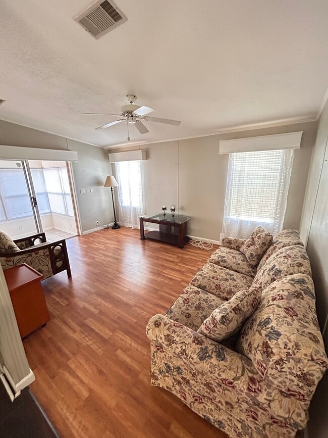 Building Photo - 38816 Bronco Dr