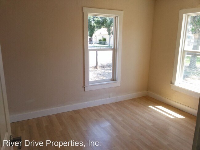 Building Photo - 3 br, 1 bath House - 319 Sycamore Drive