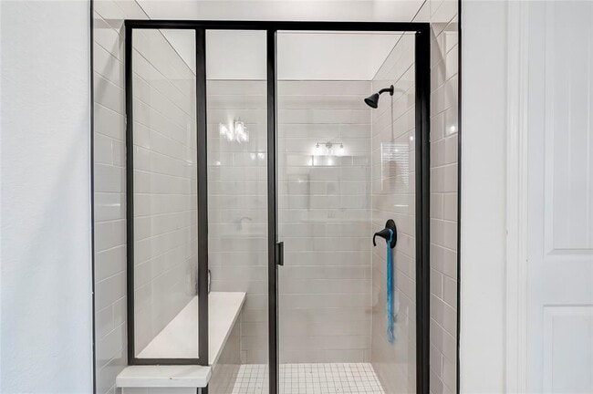 Building Photo - 2824 Stone Branch Dr