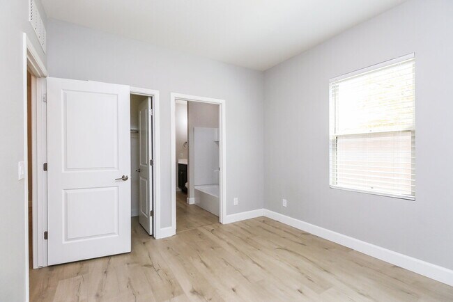 Building Photo - 4503 W Feather Plume Dr